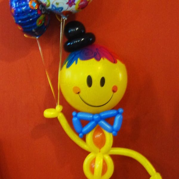 Фигура из воздушных шариков Гость на день Рождения . Высота до 1.7 м.