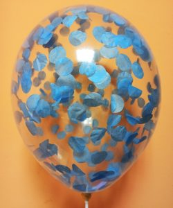 прозрачный шарик с голубыми кружочками
