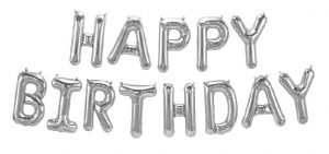 Комплект фольгированных серебристых букв, составляющих надпись "Happy Birthday"