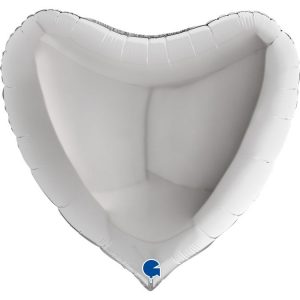 Фольгированный шар Grabo итальянского производства без рисунка в форме большого серебристого сердца.